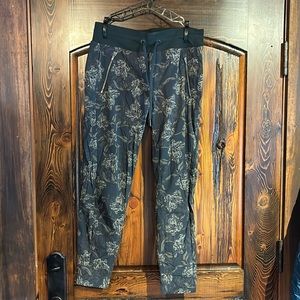 Athleta Trekkie North Printed Jogger